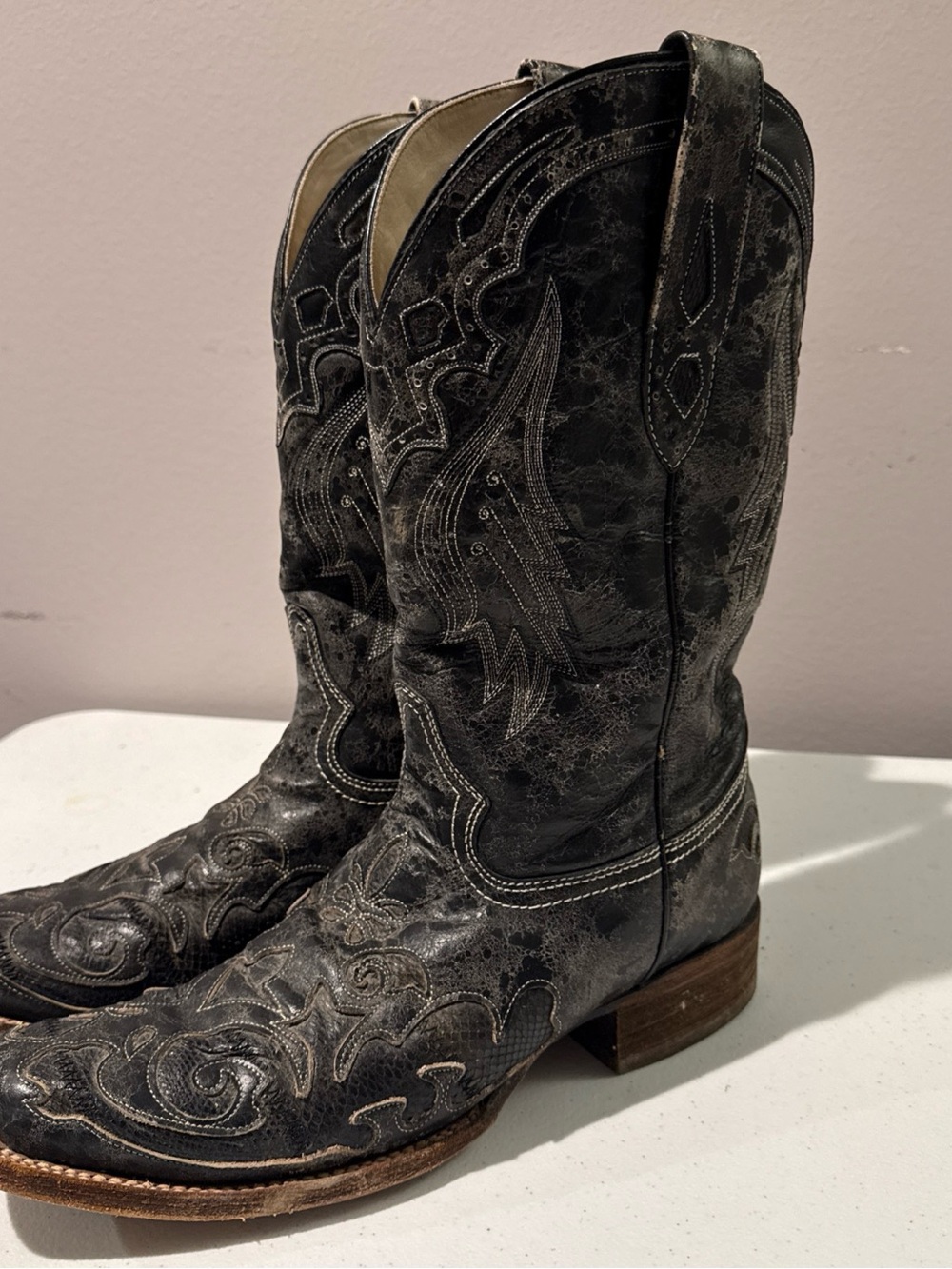 Women's Black Western Embroidered Heeled Boots